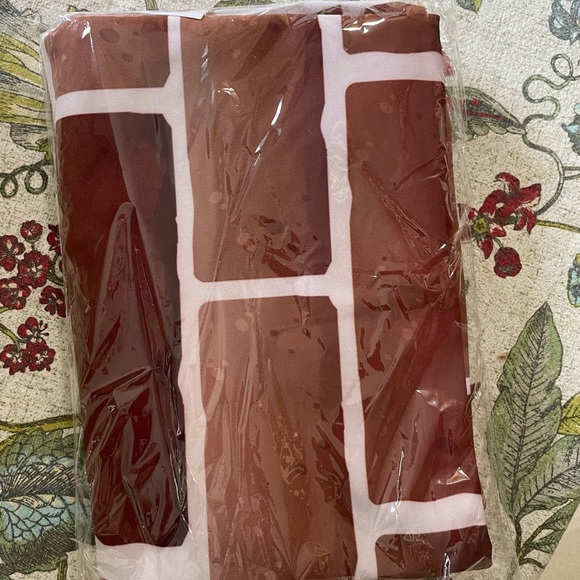 NW BRICK BACKGROUND FABRIC - Picture 2 of 3